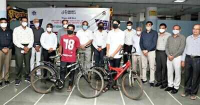 The students who received the cycles pledged to plant three saplings each and nurture them.