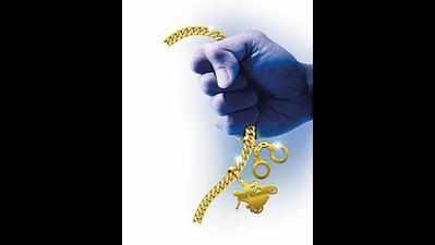Thane: Cops arrest man involved in 100 chain snatchings