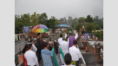 Christians offer rooftop prayer for Covid-19 victims and warriors