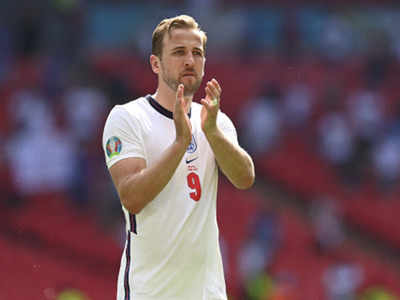 Kane impressed as England's new generation cope with Euro pressure