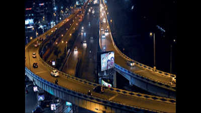 Kolkata metropolitan body plans to replace damaged height bars of Ultadanga flyover
