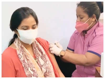 Nursing mom Shreya Ghoshal gets vaccinated