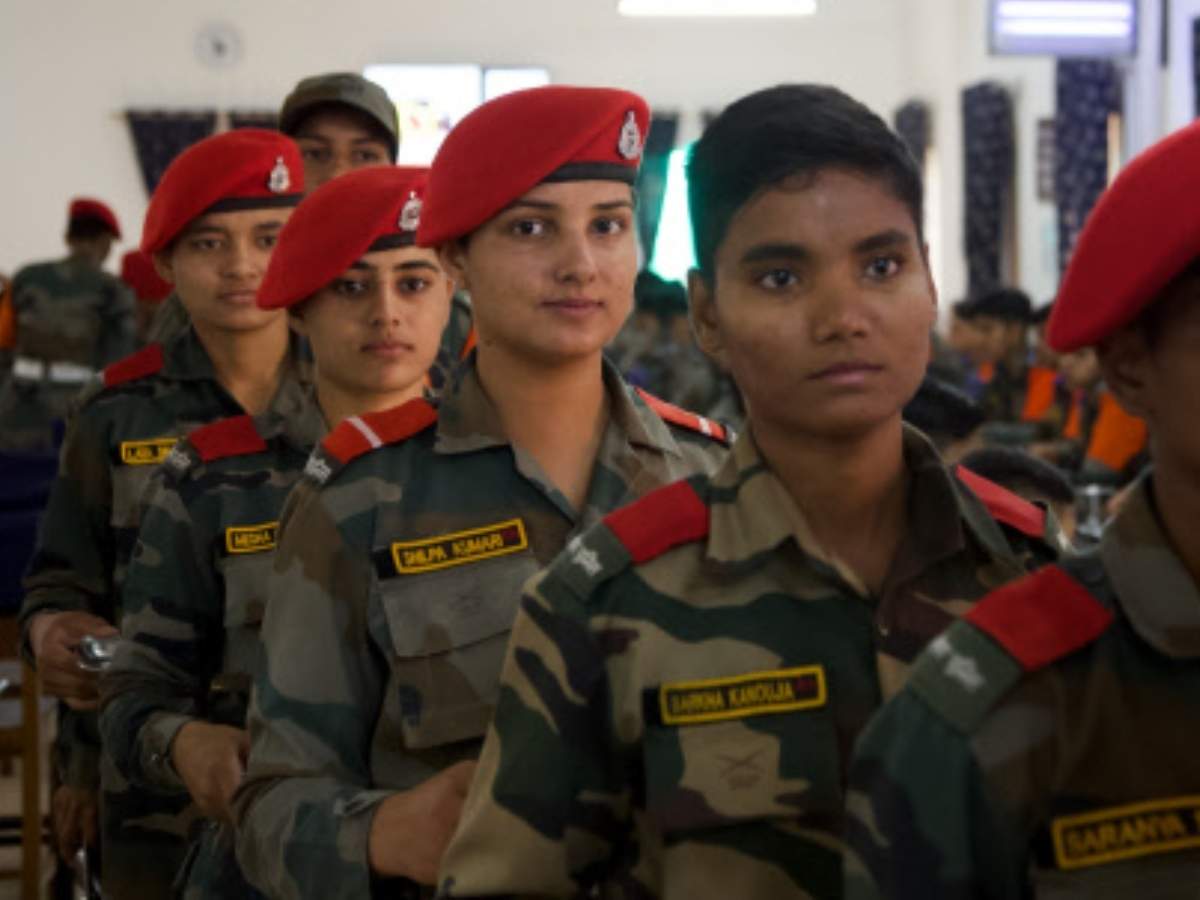 Pics military women Female military