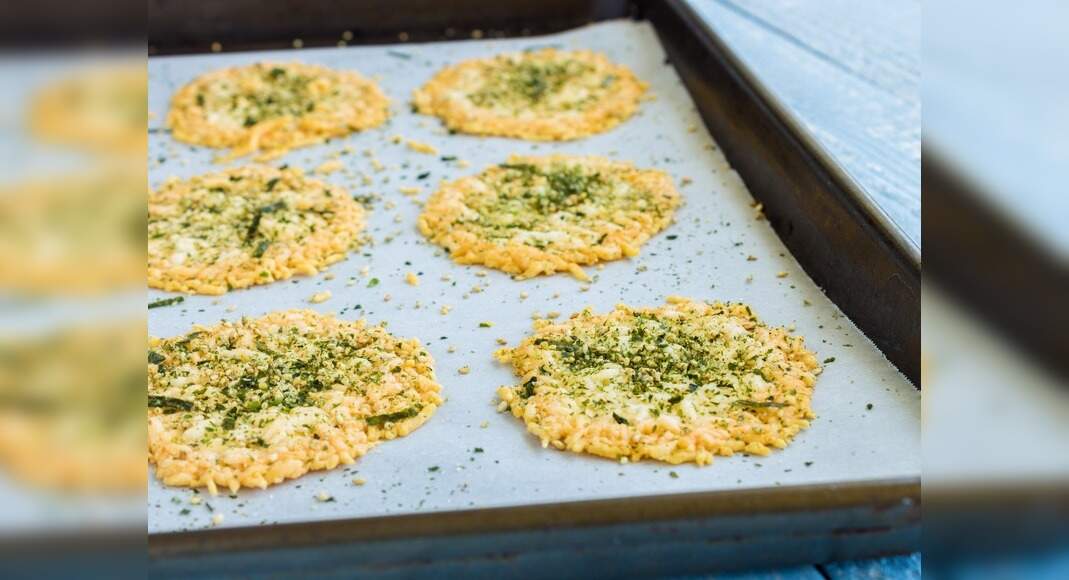 Pesto Parmesan Chips Recipe How to Make Pesto Parmesan Chips Recipe at