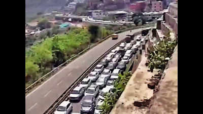 Getaways booked out as Delhiites head for hills