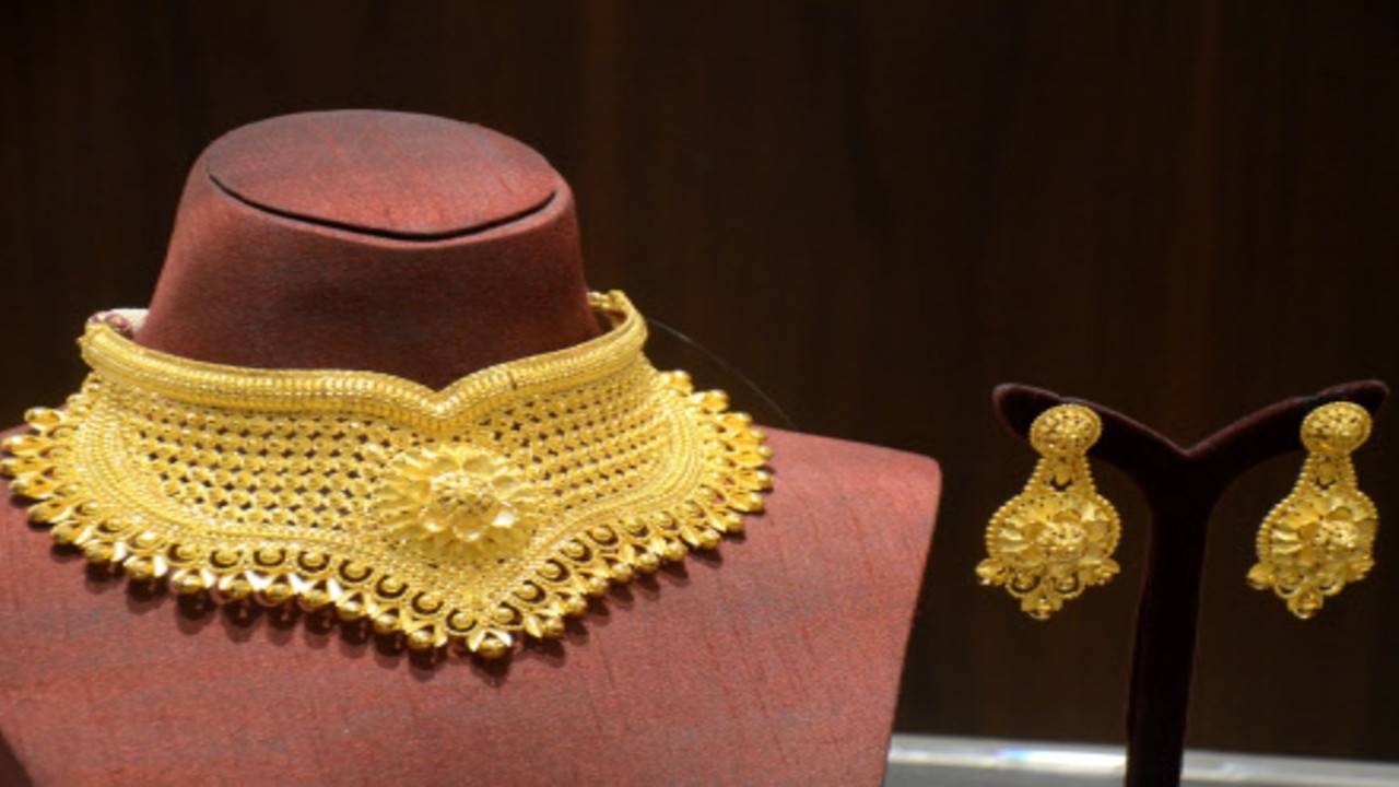 Call for rules to curb fake hallmarked gold flooding market - The Economic  Times