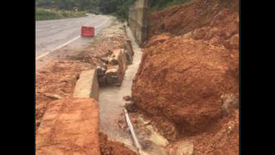 Karnataka: Rain intensity reduces; mudslide at Ottinene on NH 66 affects traffic