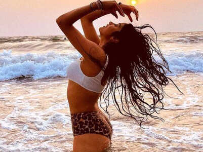 Janhvi ups her hotness quotient in bikini
