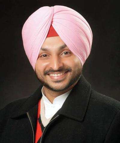 Punjab Sc Panel Summons Congress Mp Ravneet Singh Bittu 