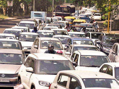 Delhi govt set to ask SC to review ban on old petrol, diesel vehicles in city