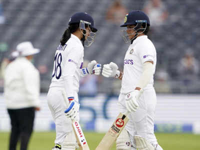 One off Test: India Women collapse after Shafali Verma, Smriti Mandhana ...