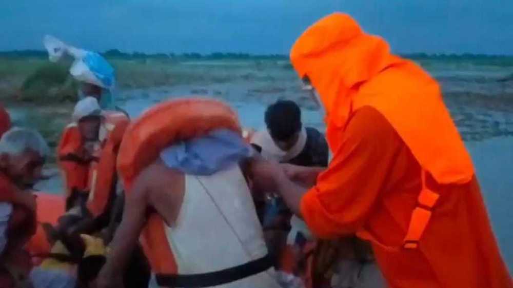 Photos: How NDRF rescued 150 trapped in the middle of Gandak river