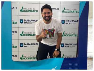 Siddharth Chandekar takes a first jab of the Covid-19 vaccine; see pic