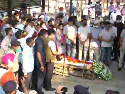 Milkha Singh cremated with full state honours