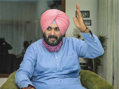 Congress's old guard, GenNext come together to thwart Sidhu