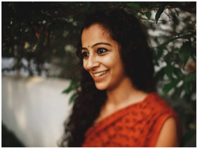 Darshana Rajendran: Darshana Rajendran croons a track in ‘Hridayam ...