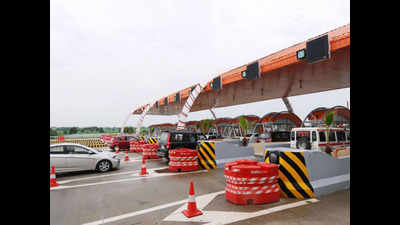 After long delay, FASTag begins on Yamuna Expressway