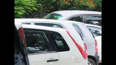 Maharashtra: Hit by pandemic, many citizens sell their vehicles to stay afloat