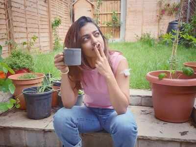 Radhika Apte takes second jab of COVID-19 vaccine