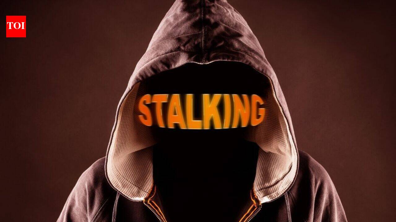 Ranked: Zodiac Signs who are stalkers