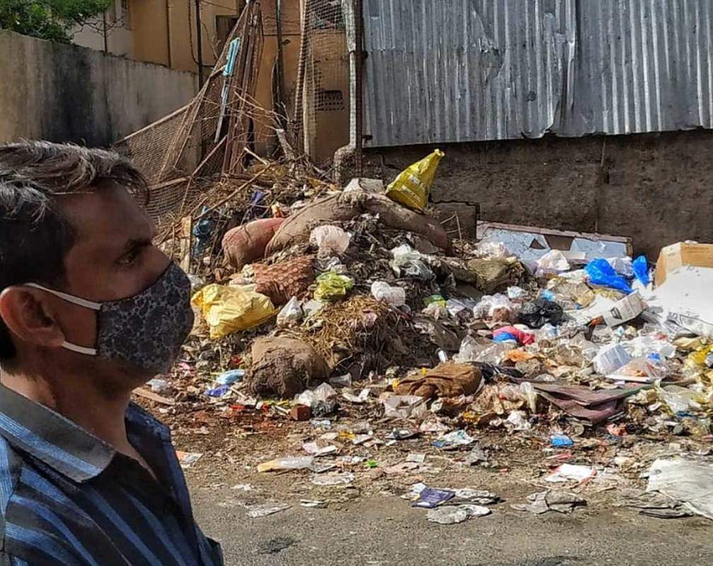 
Pune: Bhavani Peth residents battle garbage dumping, drain pipe leakages
