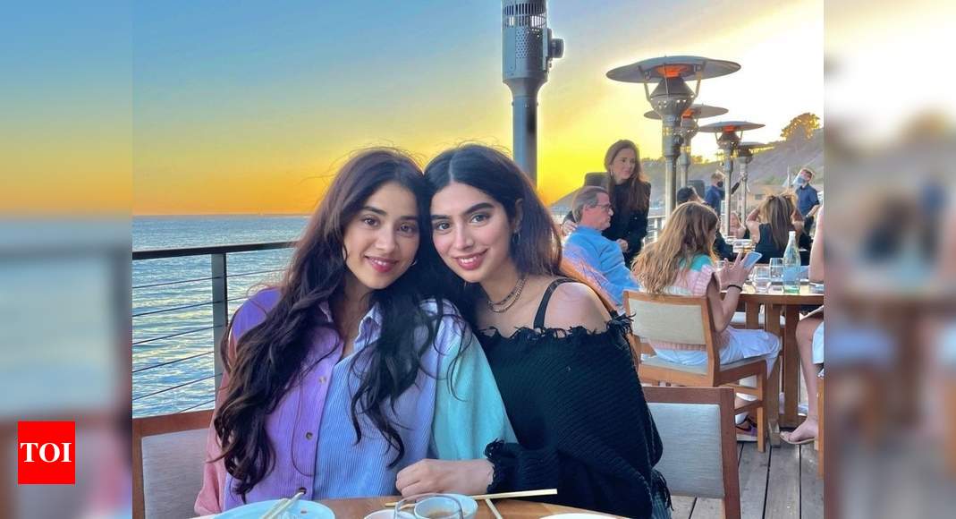 Janhvi Kapoor’s comment on throwback pic with sister Khushi Kapoor steals the show! – Times of India