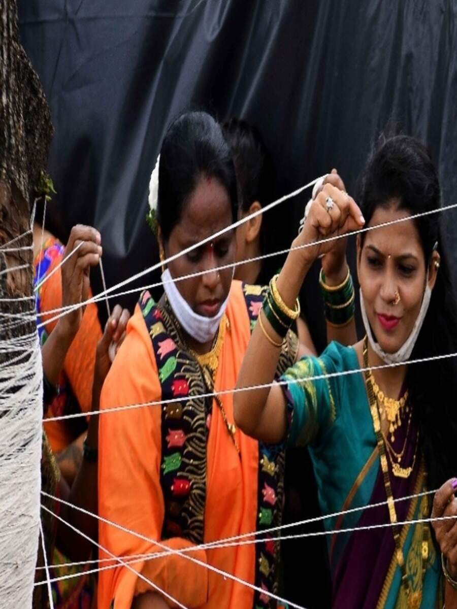 Vat Savitri: Mumbai women dressed in their best | Times of India