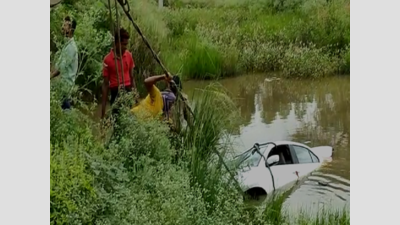 Uttar Pradesh: 6 killed as car falls into ditch in Balrampur district