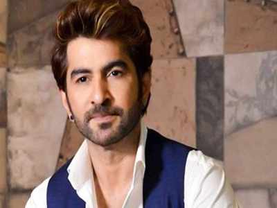 Film star Jeet shares a BTS video from the sets of ‘Dance Bangla Dance’; watch