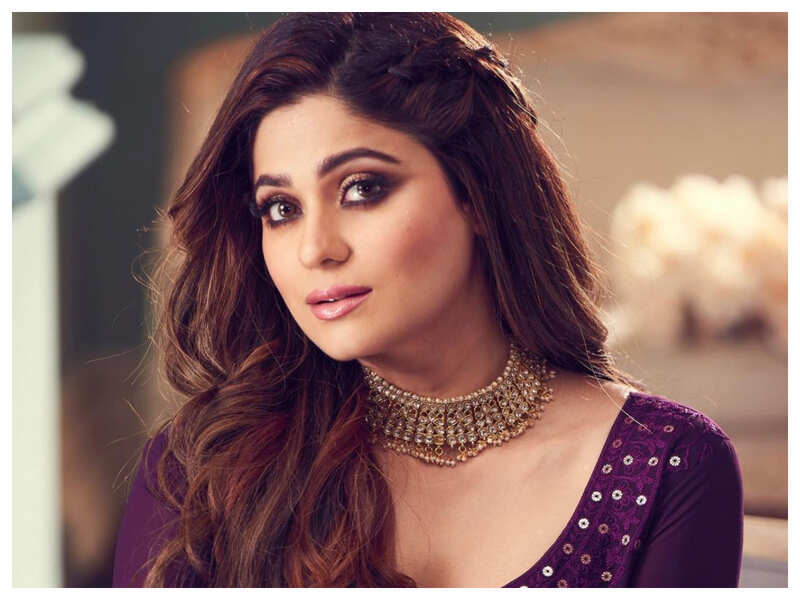 Shamita Shetty: Shamita Shetty sets the weekend mood | Hindi Movie News - Times of India