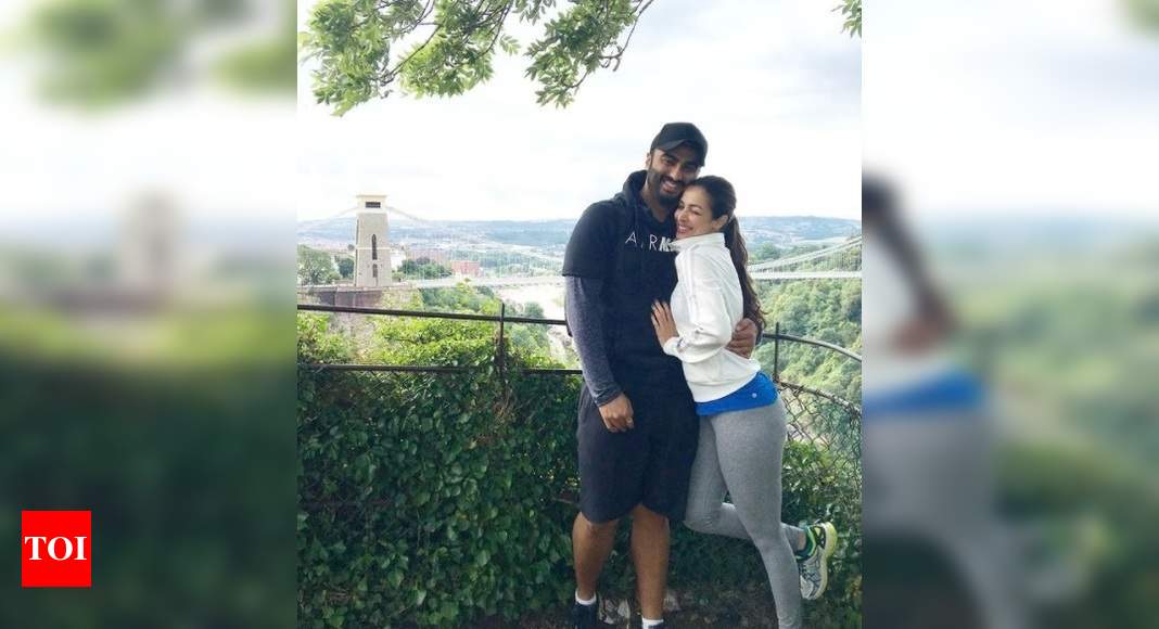 Malaika Arora wishes her ‘sunshine’ Arjun Kapoor a happy birthday with a cozy, loved-up pic – Times of India