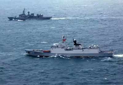 4 Chinese coast guard ships sail into Japanese waters near Senkaku Islands