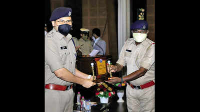 Ahmedabad: Cops get award for arresting bellies