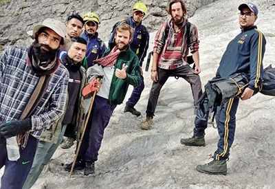 Uttarakhand: Two trekkers saved from Hemkund after eight days