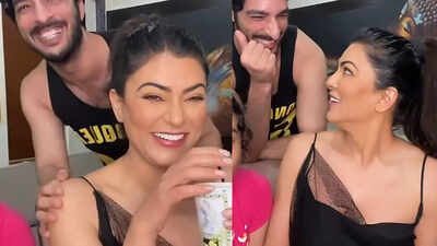 LOL! Sushmita Sen turns into every girlfriend ever when a fan says 'Love You, Rohman Shawl' to her beau; actress writes 'Baad mein milna tum'