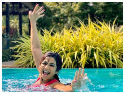 Shreya Ghoshal shares a happy memory from her pregnancy days: When I was floating in this pool and Devyaan was floating in me