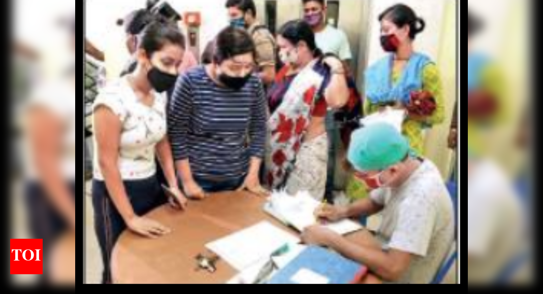 Days after Kolkata fake vaccination camps, panic attack remains main 'health worry' | Kolkata News - Vimarsana News