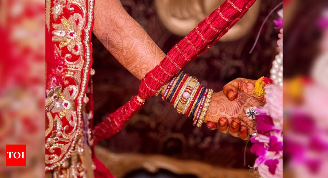 Bengaluru: Woman, 20, booked for marrying 17-year-old