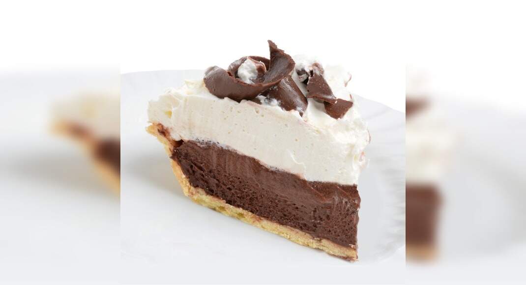 Chocolate Pudding Pie Recipe: How to Make Chocolate Pudding Pie Recipe | Homemade Chocolate Pudding 