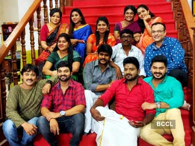 Yaaradi Nee Mohini completes 1200 episodes; Surjith Ansary and other cast thank fans