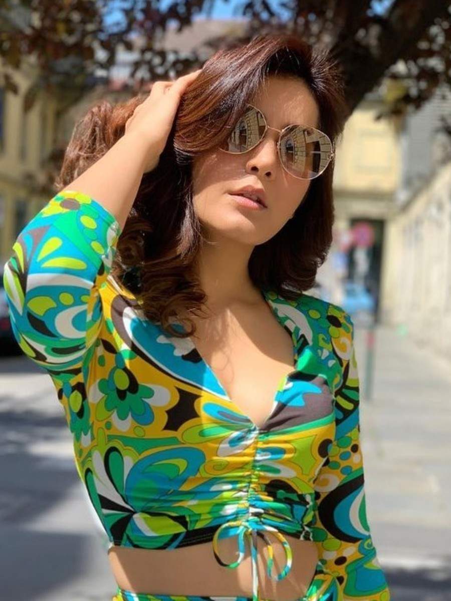 Raashi Khanna loves being sun-kissed; here&#39;s proof | Times of India