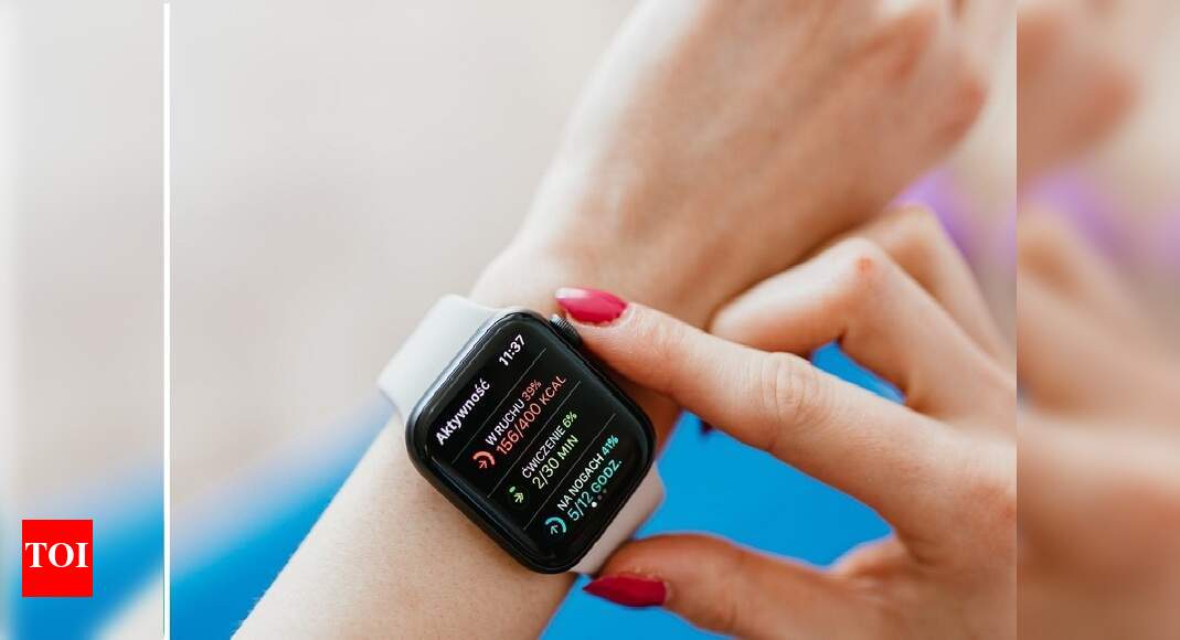 hybrid smartwatches with heart rate monitor