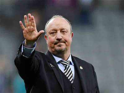 Police probe anti-Benitez banner ahead of reported Everton deal