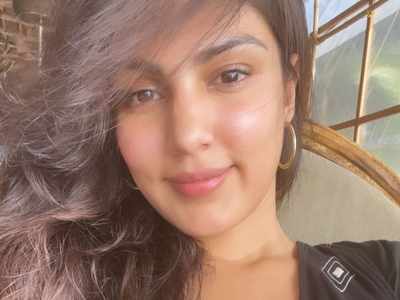 Rhea Chakraborty starts her day on a positive note with an inspirational quote