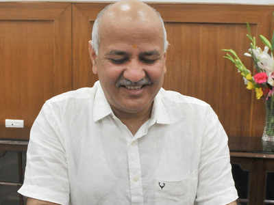 Sisodia reviews EMC, launches web app to access learning material