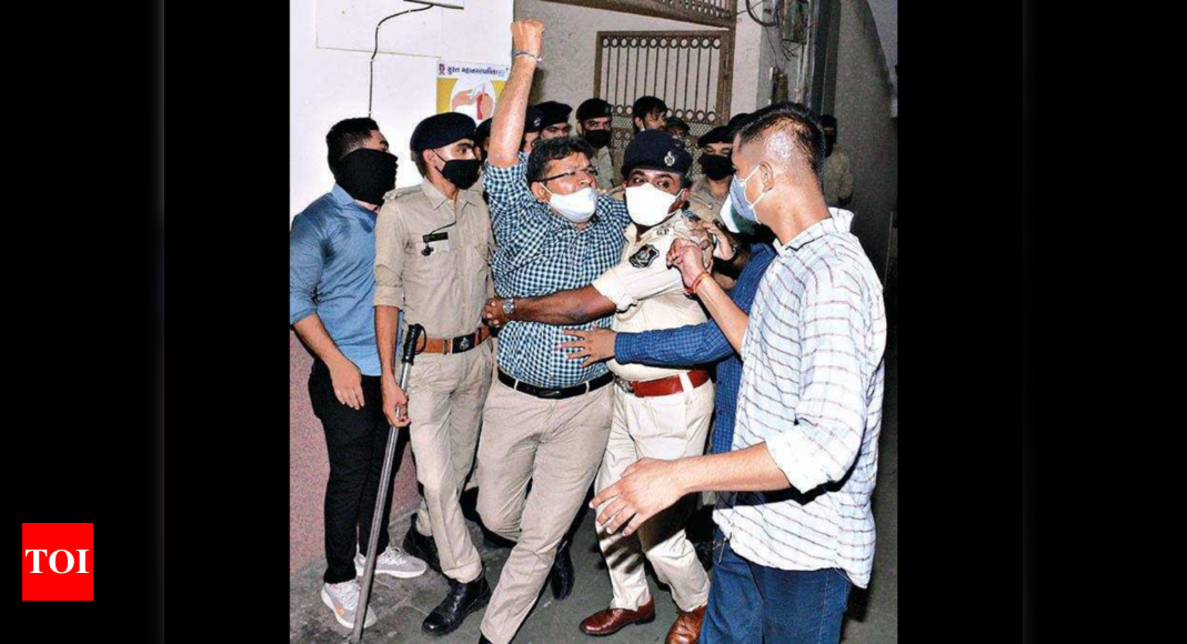 aap-takes-grievances-to-surat-police-commissioner-s-office-surat-news