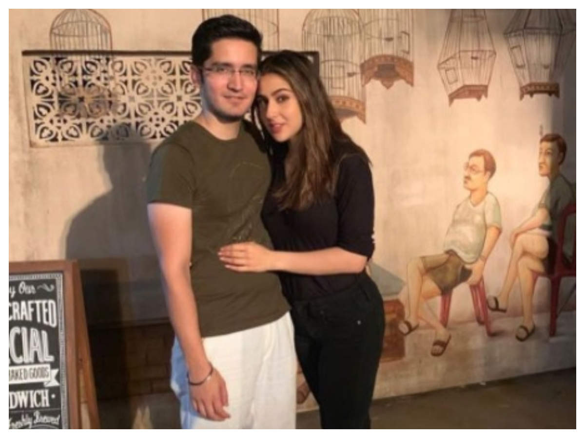 Is Sara Ali Khan dating her &#39;Kedarnath&#39; AD Jehan Handa? Check out their  recent photo and video here! | Hindi Movie News - Times of India