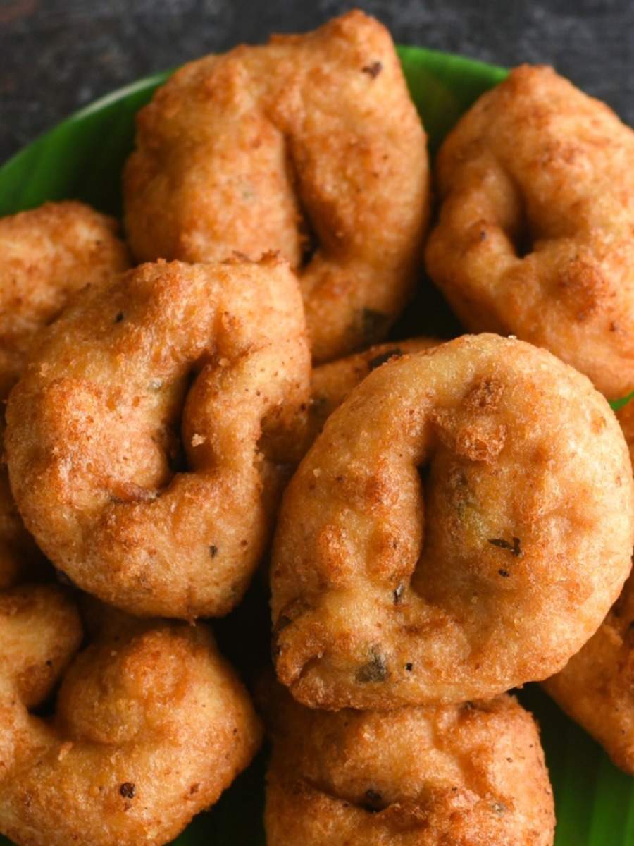 Medu Vada Recipe: Classic South Indian breakfast recipe | Ingredients ...