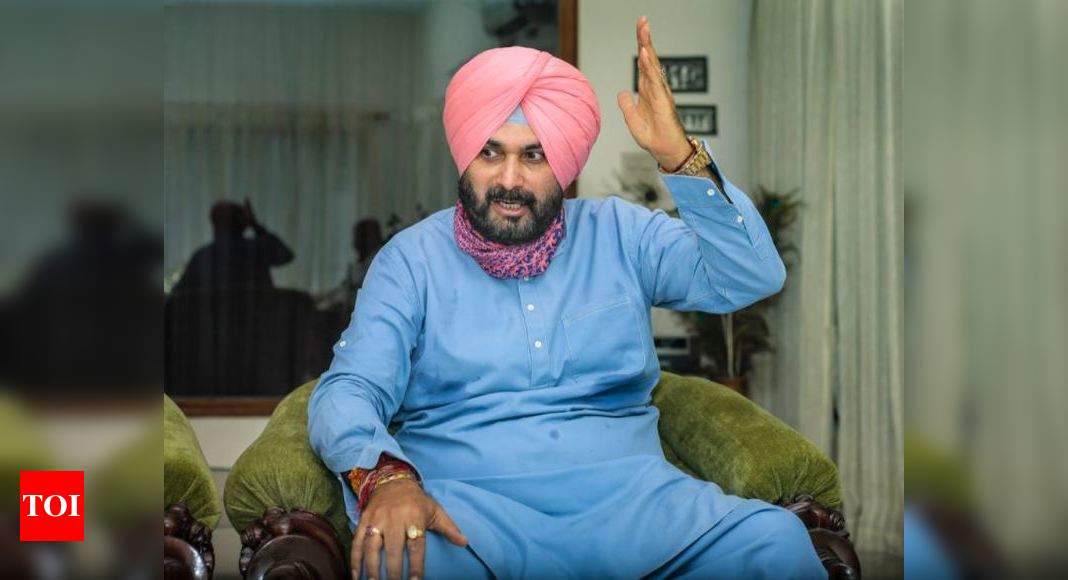 Cong's Punjab trouble: 'Sidhu could get big responsibility'