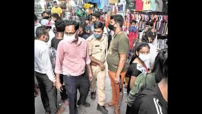 Challans & extra eyes at six markets in Noida, DM does not rule out ‘strict steps’